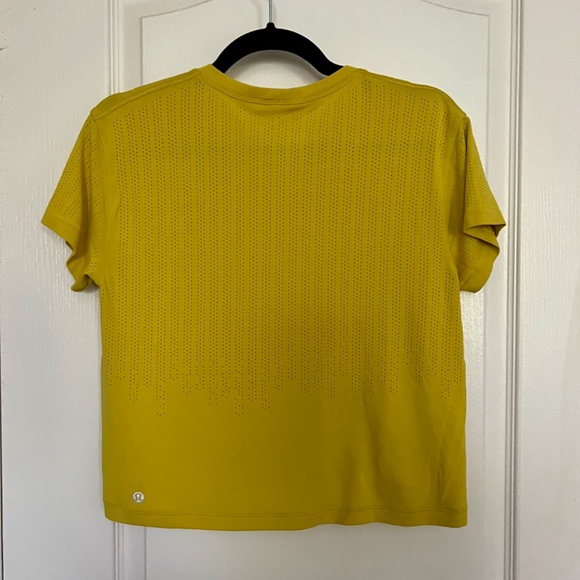 EUC Lululemon Train to Be Short Sleeve Shirt Soleil - Picture 2 of 5